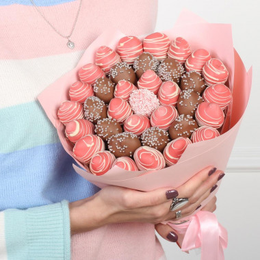 Вкусный ягодный букет в настоящем бельгийском шоколаде